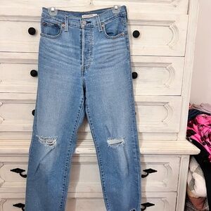 Levi's Ribcage Straight Ankle Ripped Jeans